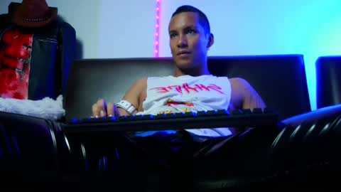 Snapshot of leonnardojaramillo chatting on December 19, 10:13 am Lenardo jaramillo online show from December 19, 10:13 am