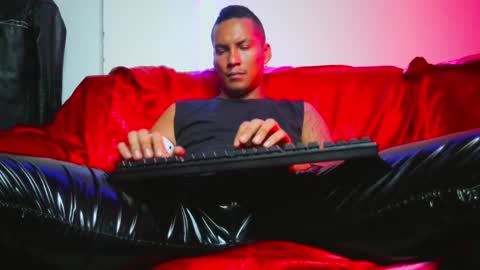 Snapshot of leonnardojaramillo chatting on January 19, 1:44 pm Lenardo jaramillo online show from January 19, 1:44 pm