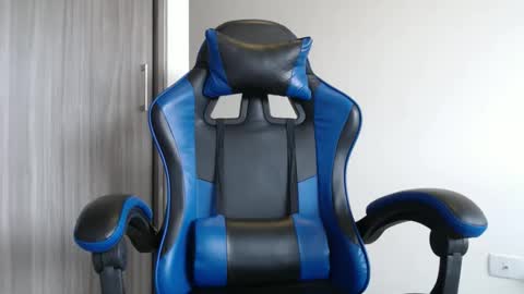 leostorm25 online show from October 28, 9:39 pm