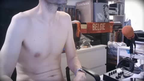 Snapshot of lestat_82 chatting on December 30, 3:46 pm Vampiro Diurno online show from December 30, 3:46 pm
