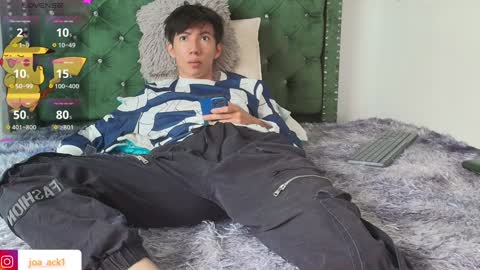 Levi  online show from December 13, 4:38 pm