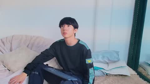 Levi  online show from March 7, 3:28 pm