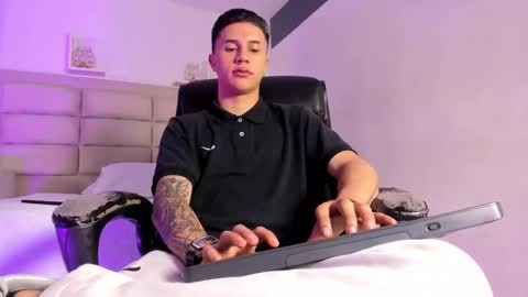 Liam Smith online show from October 13, 12:33 pm