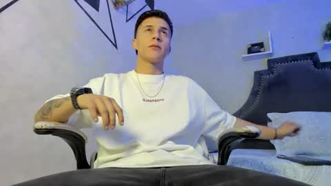 Liam Smith online show from November 23, 12:38 pm