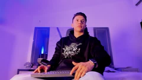 Liam Smith online show from September 15, 12:17 pm