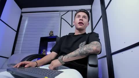 Liam Smith online show from September 10, 2:59 pm