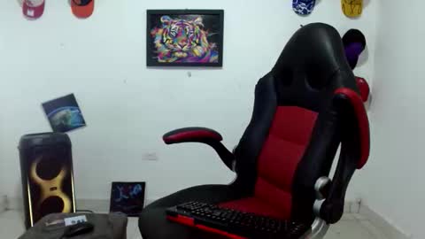 Andres online show from April 12, 10:43 pm