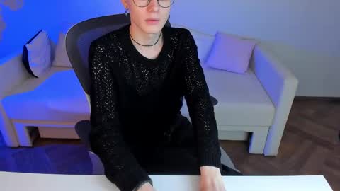 LIAM online show from March 27, 5:44 am