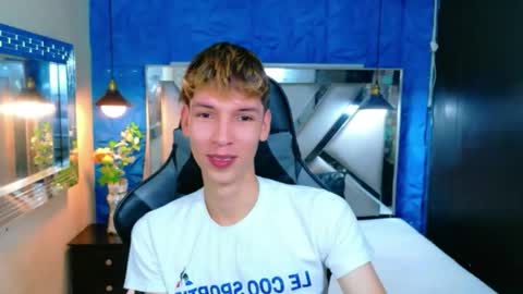 liam_green1 online show from March 2, 3:52 pm