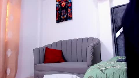 Call me Lian online show from January 17, 12:30 pm