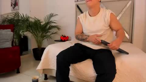 Call me Lian online show from February 23, 12:18 pm