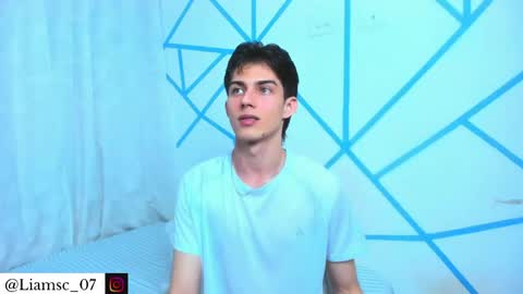 Liam scott77 online show from June 3, 9:20 pm
