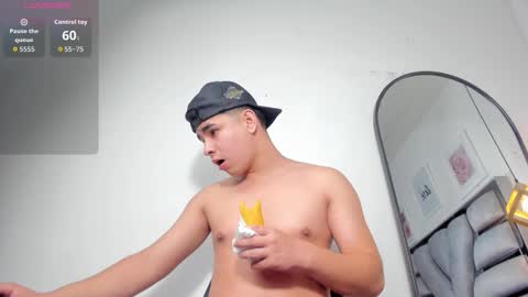 lianfox_ online show from February 3, 1:05 pm