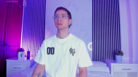 L I I A M online show from March 5, 9:22 pm