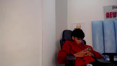 LIAM online show from December 15, 3:36 am