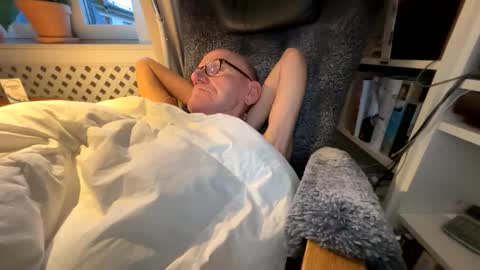 lingonkuk online show from November 1, 6:06 am