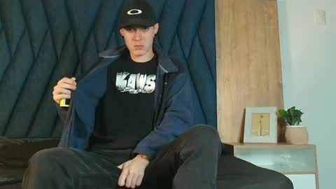 Lio online show from April 14, 3:28 am