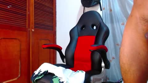 lion_grr online show from December 14, 12:01 am