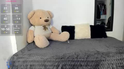 Snapshot of littleparker chatting on October 17, 2:21 pm PARKER online show from October 17, 2:21 pm