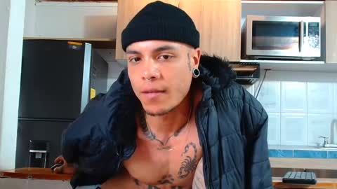 Logan online show from November 3, 7:37 pm