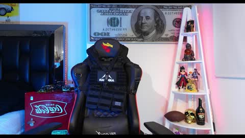 logan_hugh8 online show from December 19, 2:13 pm