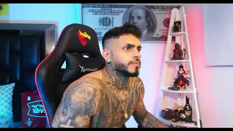 logan_hugh8 online show from February 21, 8:50 am