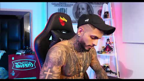 logan_hugh8 online show from February 28, 7:48 am