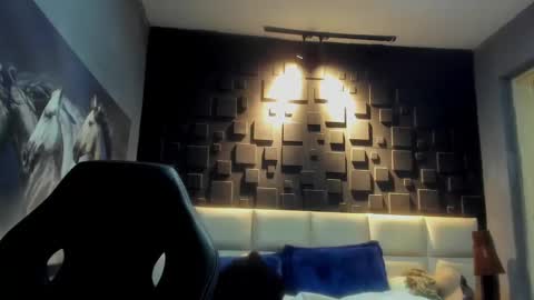 logan_varela online show from December 13, 11:02 am