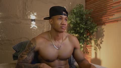 logan_varela online show from November 13, 5:50 pm