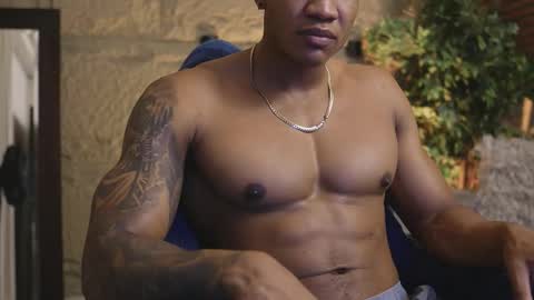 logan_varela online show from December 19, 10:45 am