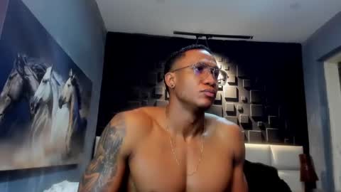 logan_varela online show from December 24, 8:49 pm