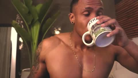 logan_varela online show from February 27, 11:59 pm