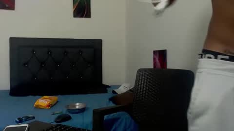 logannthh online show from October 22, 8:40 am