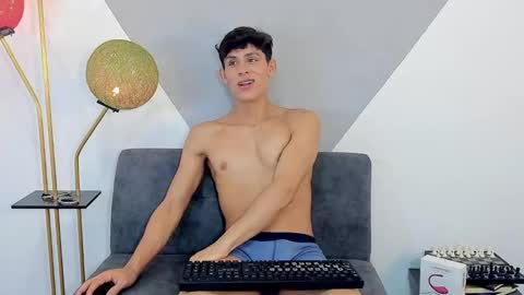 loganoficialx online show from December 4, 10:46 am