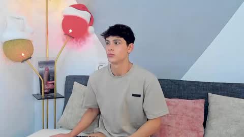 loganoficialx online show from December 19, 8:24 am