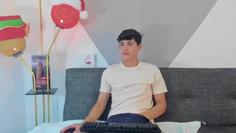 loganoficialx online show from December 29, 9:17 am