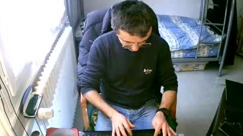 lokoum39 online show from January 10, 2:23 pm