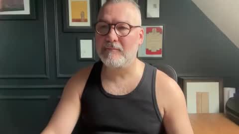 EnglishBear online show from February 5, 11:06 am