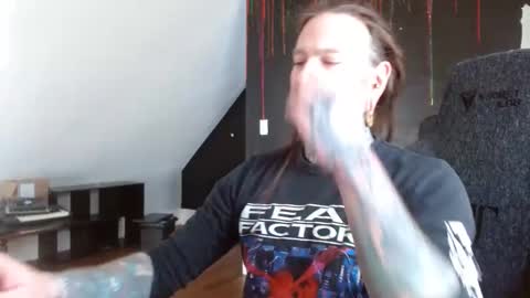 Snapshot of longhair021 chatting on February 21, 4:37 pm longhair online show from February 21, 4:37 pm