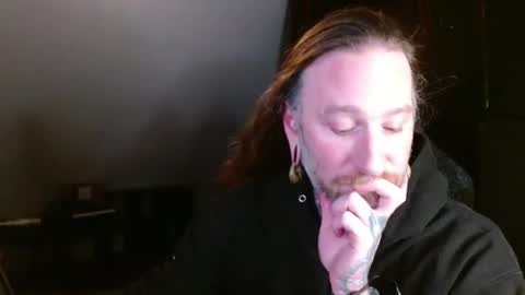 Snapshot of longhair021 chatting on February 2, 11:32 pm longhair online show from February 2, 11:32 pm