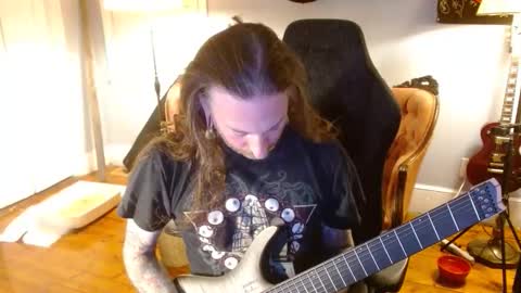 Snapshot of longhair021 chatting on October 29, 12:46 am longhair online show from October 29, 12:46 am