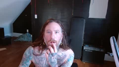 Snapshot of longhair021 chatting on December 30, 6:05 pm longhair online show from December 30, 6:05 pm