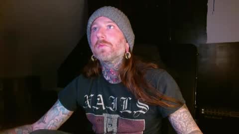 Snapshot of longhair021 chatting on February 14, 1:02 am longhair online show from February 14, 1:02 am