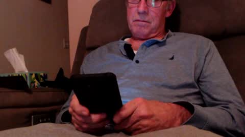 looking469 online show from April 6, 3:14 am