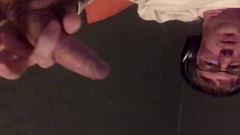 Snapshot of loomie chatting on October 23, 8:23 pm loomie online show from October 23, 8:23 pm