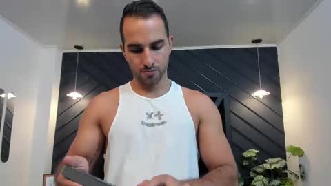  L O R E N Z O  Thumbs Up help  online show from February 17, 5:10 pm