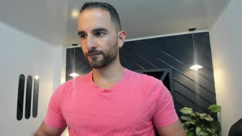  L O R E N Z O  Thumbs Up help  online show from January 6, 5:16 pm