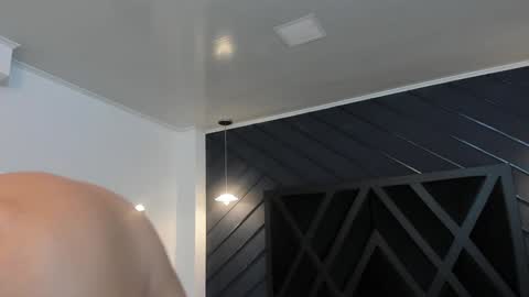  L O R E N Z O  Thumbs Up help  online show from February 3, 5:24 pm