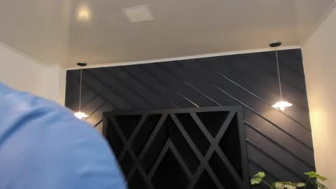  L O R E N Z O  Thumbs Up help  online show from December 6, 5:33 pm