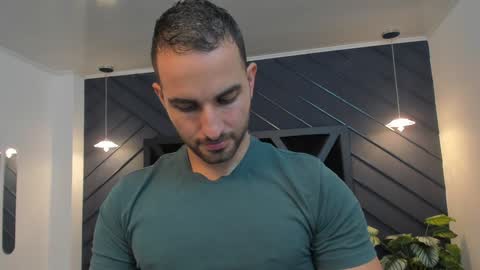  L O R E N Z O  Thumbs Up help  online show from December 27, 5:26 pm